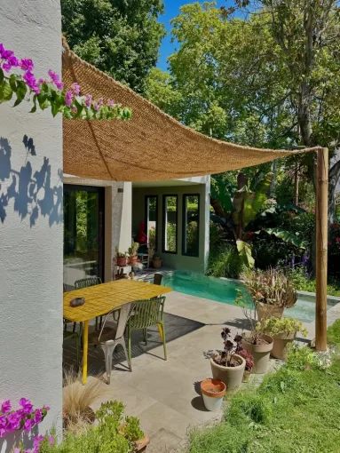 nouvelle réalisation d'une ombrière en toile de coco à Toulouse, Toulouse, Cultur'bois
