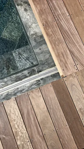 Terrasse de piscine mobile en Gaiac de Cayenne au cœur de Toulouse, Toulouse, Cultur'bois