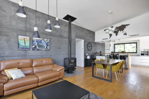 Bardage intérieur noir en viroc , Toulouse, Cultur'bois