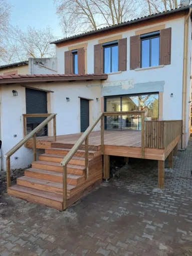 Installation d'une terrasse avec garde-corps et escalier à Toulouse, Toulouse, Cultur'bois