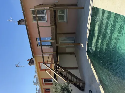 Terrasse surélevée en bois à Toulouse, Toulouse, Cultur'bois
