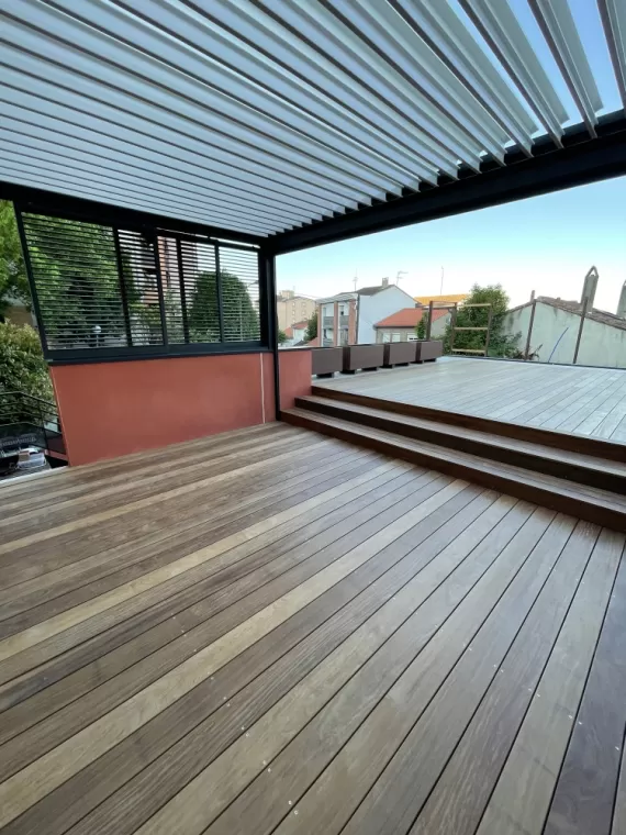 Une terrasse en Gaiac au cœur de la ville de TOULOUSE : un nouvel espace de vie extérieur, Toulouse, Cultur'bois