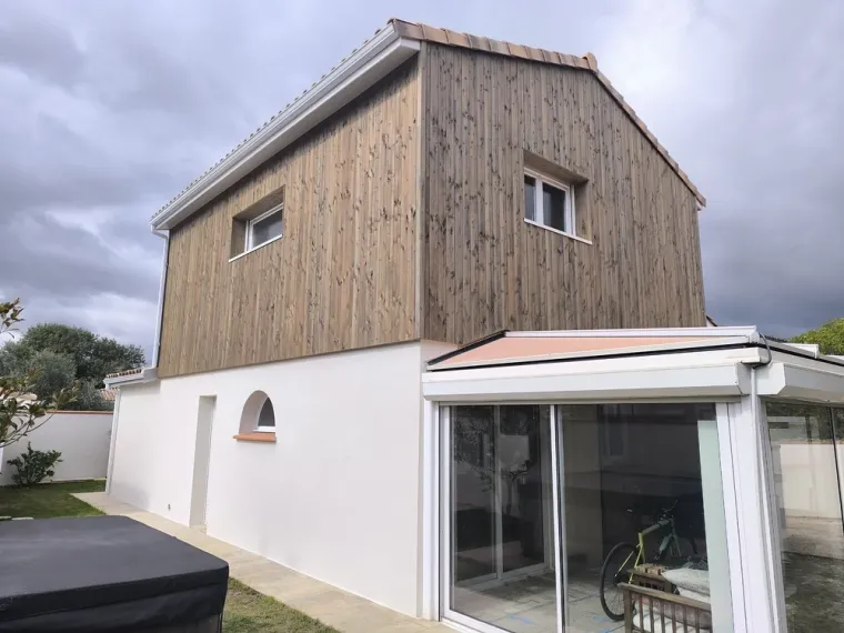 Quelle est la différence entre une surélévation et une extension de maison ?, Toulouse, Cultur'bois