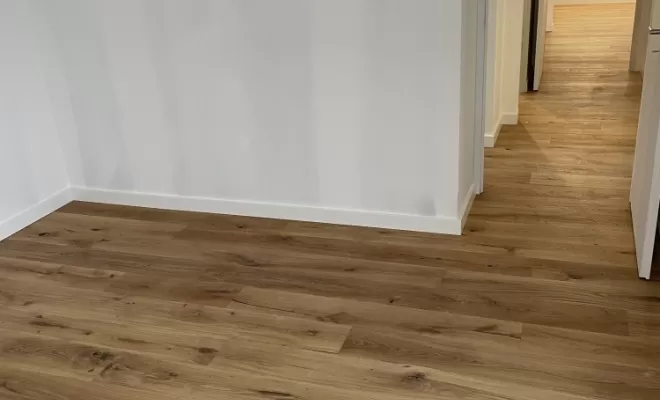 Un Parquet qui Illumine un Intérieur à Roquettes, Toulouse, Cultur'bois