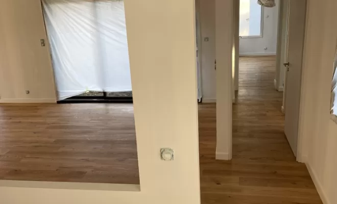 Un Parquet qui Illumine un Intérieur à Roquettes, Toulouse, Cultur'bois