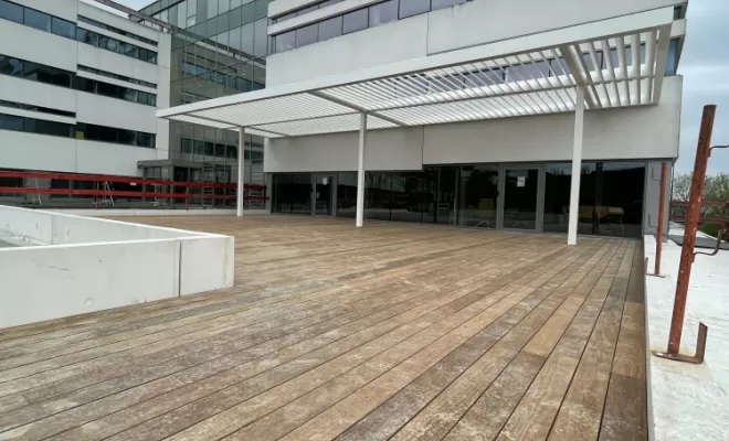 Création d’une terrasse pour le Siège Groupama à Balma, Toulouse, Cultur'bois