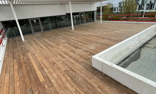 Création d’une terrasse pour le Siège Groupama à Balma, Toulouse, Cultur'bois