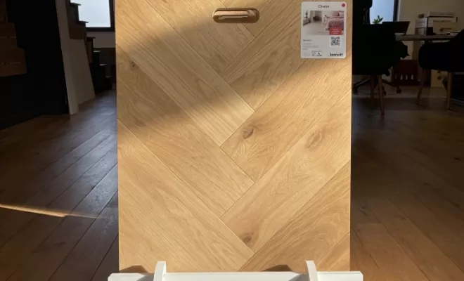 Parquet Lamett : Élégance et Accessibilité à la Zone Industrielle Thibaud , Toulouse, Cultur'bois