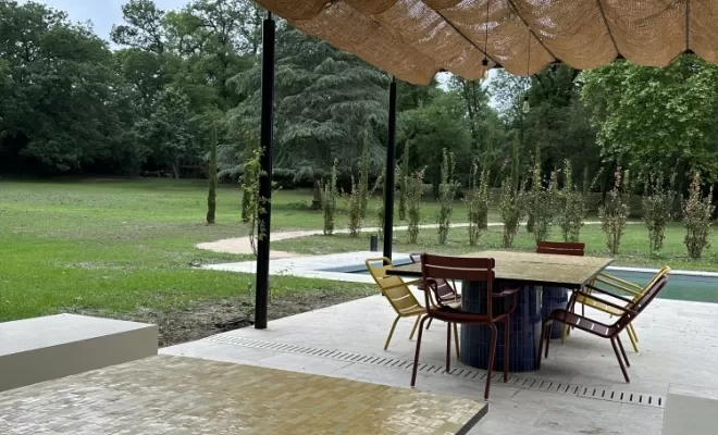 Nouvelle ombrière en toile de coco par Cultur'bois à Ramonville-Sainte-Agne, Toulouse, Cultur'bois