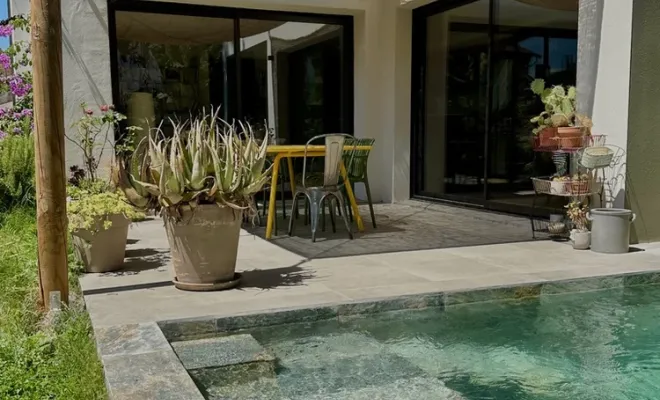 Ombrière en toile de coco à Toulouse, Toulouse, Cultur'bois