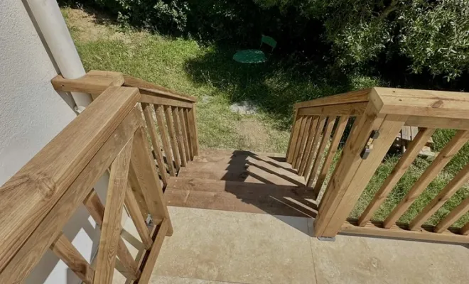 Installation d'un garde-corps autour d'une piscine , Toulouse, Cultur'bois