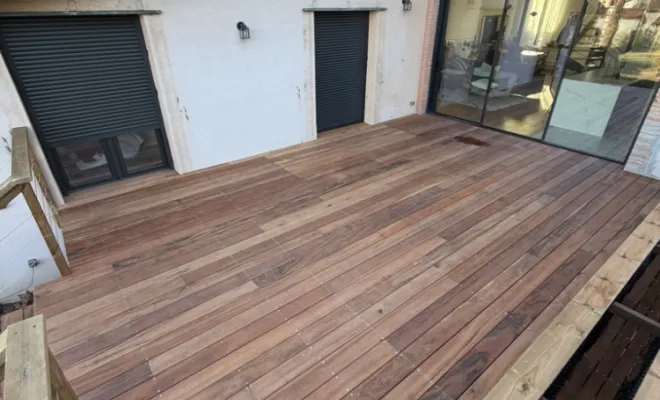 Installation d'une terrasse avec garde-corps et escalier à Toulouse, Toulouse, Cultur'bois