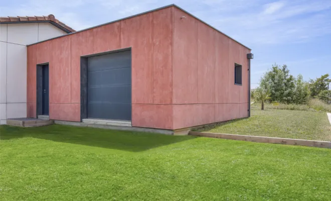 Bardage viroc rouge et blanc, Toulouse, Cultur'bois